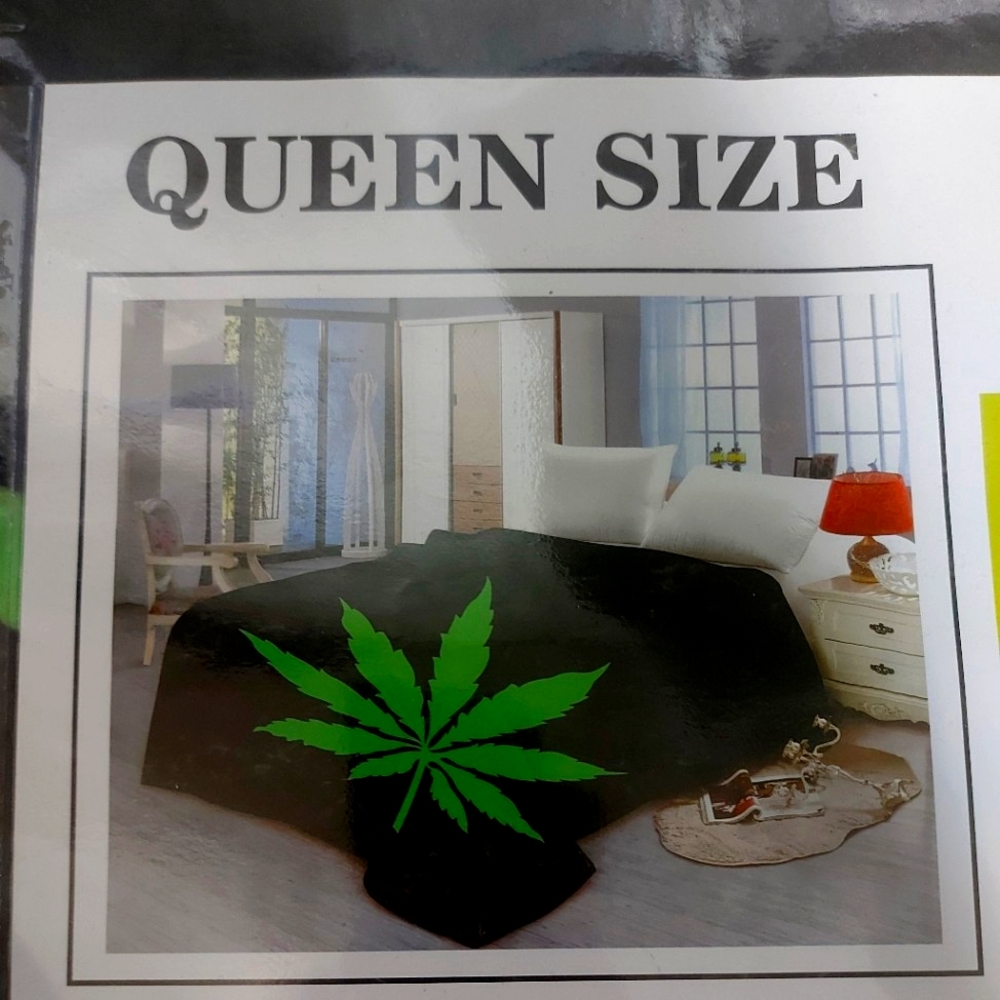 Blanket Queen Size leaf Design